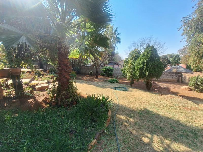 5 Bedroom Property for Sale in Wilkoppies North West